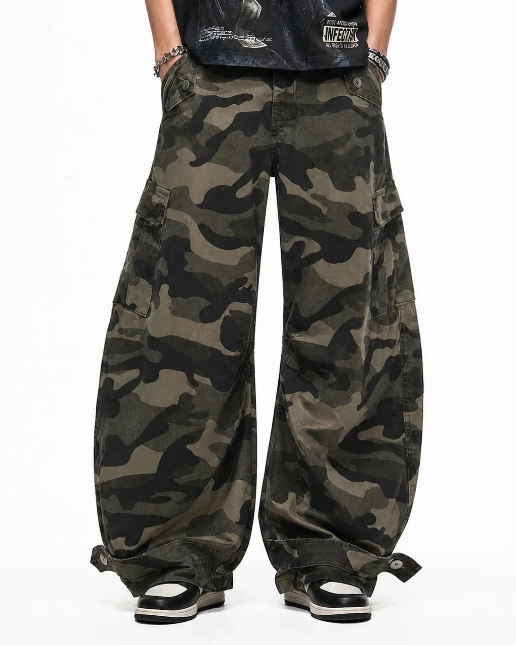 Multi-pockets Camo Barrel Cargo Pants | Inflation Streetwear