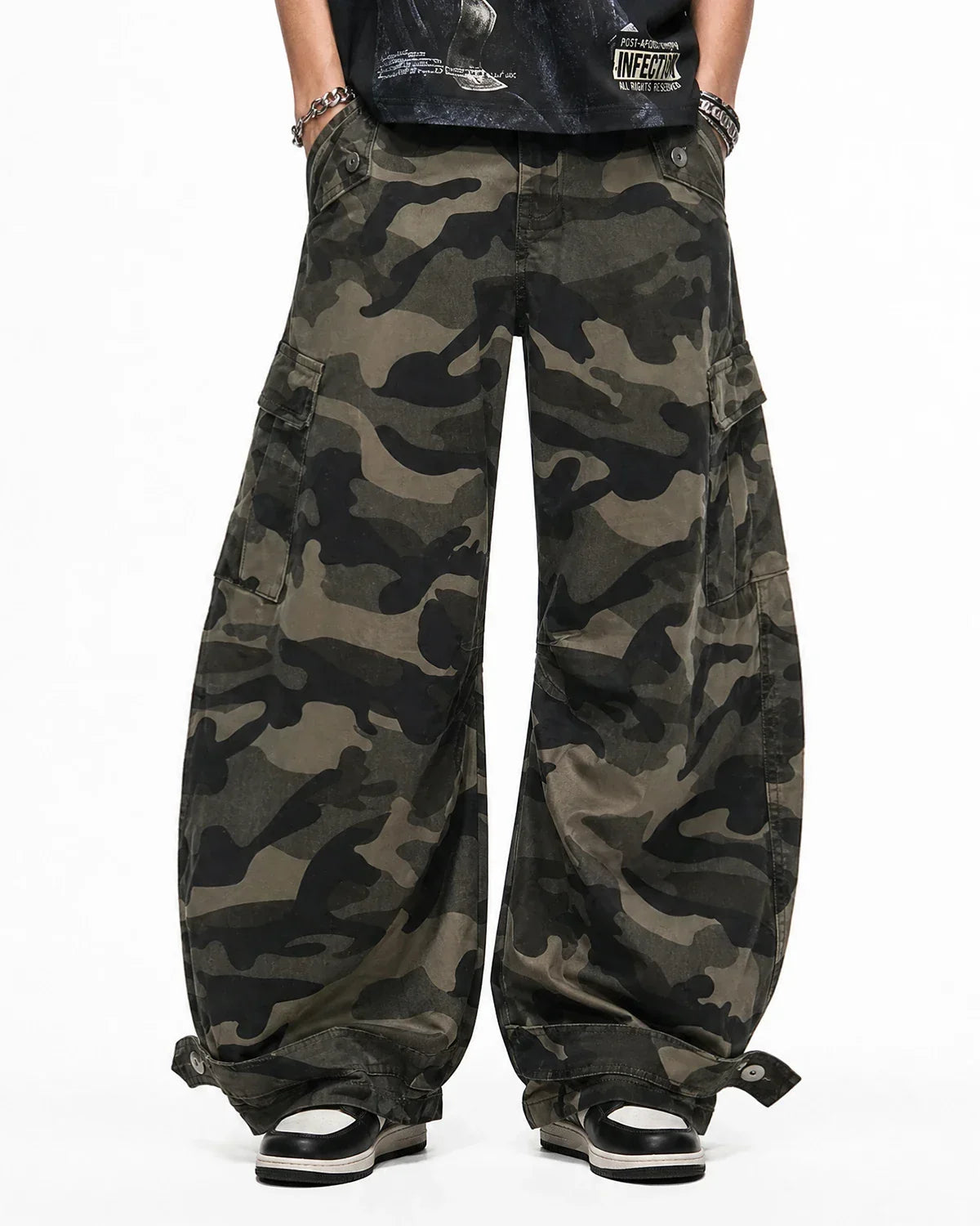 Multi-pockets Camo Barrel Cargo Pants | Inflation Streetwear