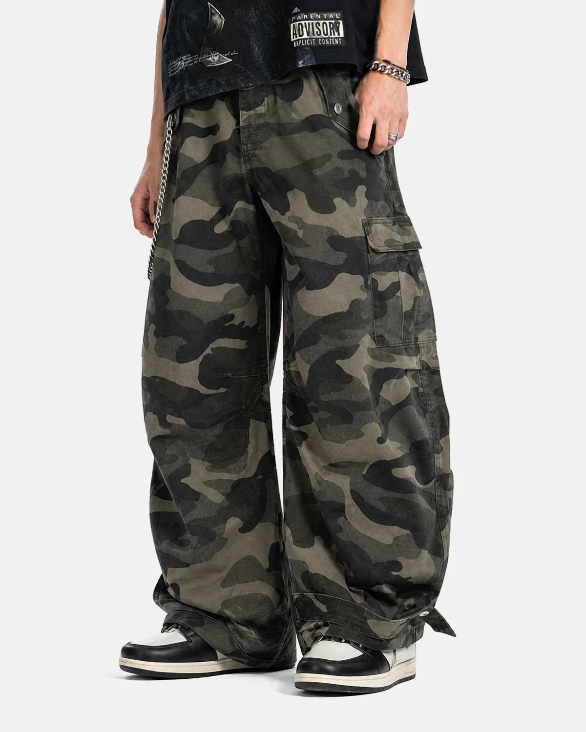 Multi-pockets Camo Barrel Cargo Pants | Inflation Streetwear